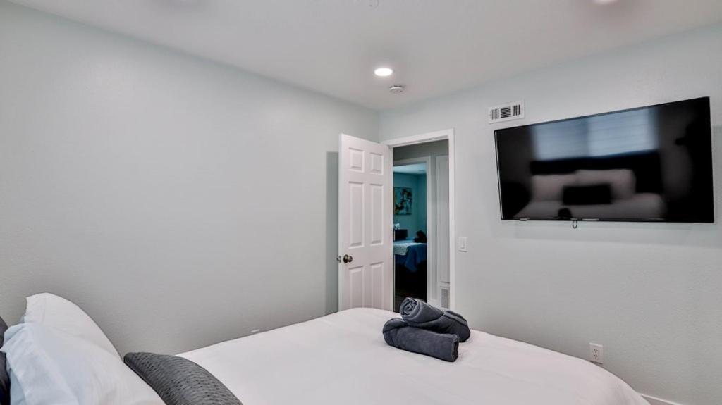 H&H Modern Lux 4Bd 1 King Suite 3 Queen Socal Disney ウェストミンスター エクステリア 写真