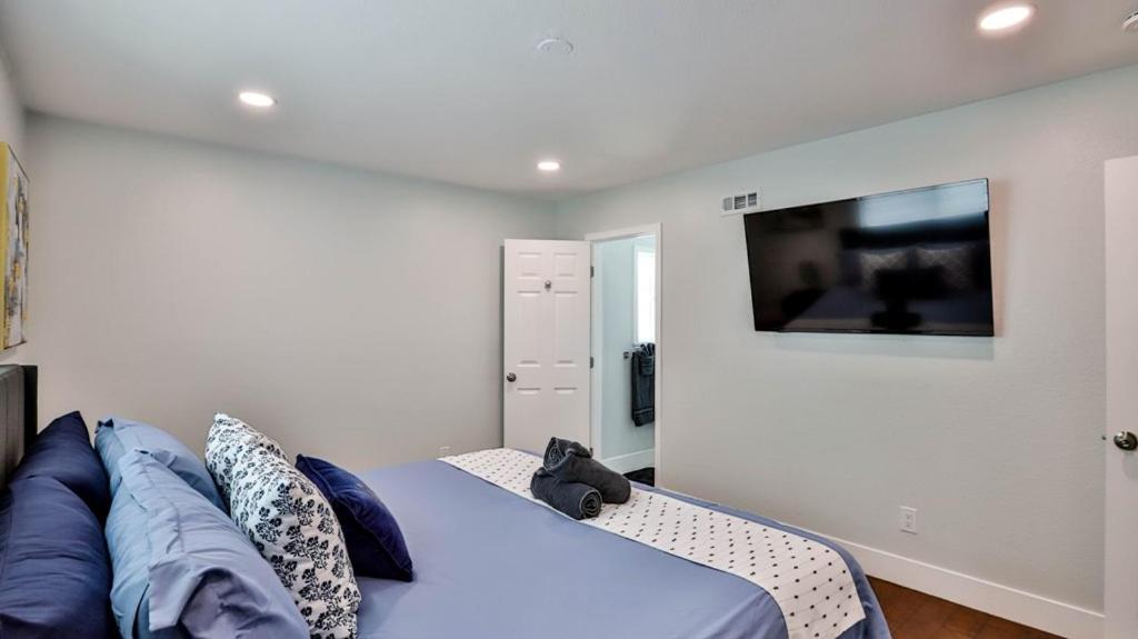 H&H Modern Lux 4Bd 1 King Suite 3 Queen Socal Disney ウェストミンスター エクステリア 写真