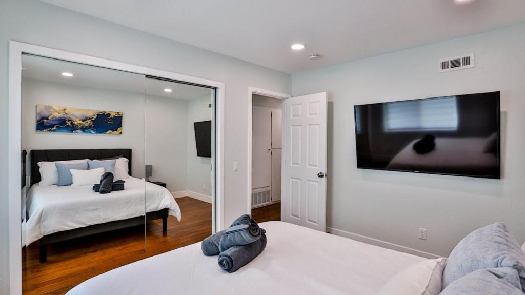 H&H Modern Lux 4Bd 1 King Suite 3 Queen Socal Disney ウェストミンスター エクステリア 写真