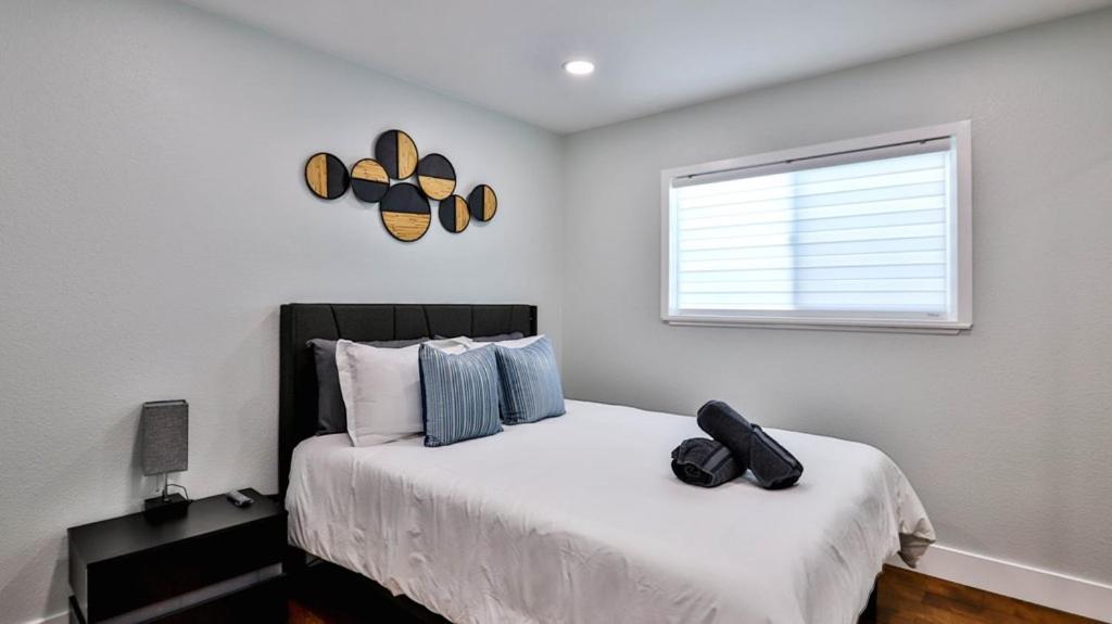 H&H Modern Lux 4Bd 1 King Suite 3 Queen Socal Disney ウェストミンスター エクステリア 写真